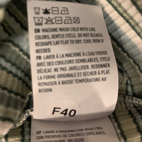 🏷️ 3 for $10
Stripped tank top - Picture 8 of 8